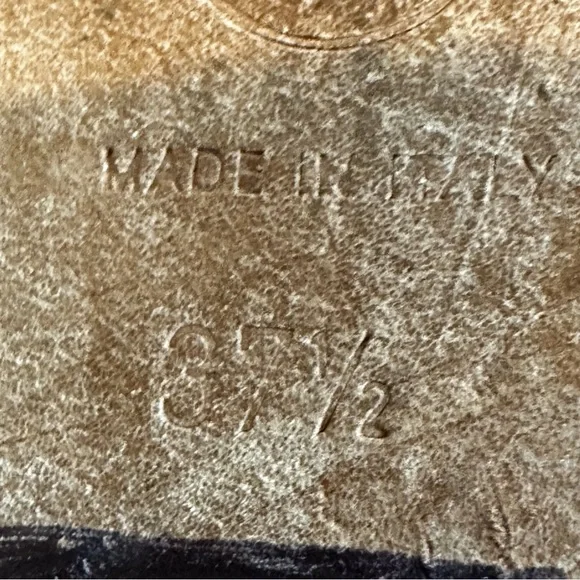 CHANEL White Leather Thong Sandals - Picture 5 of 5